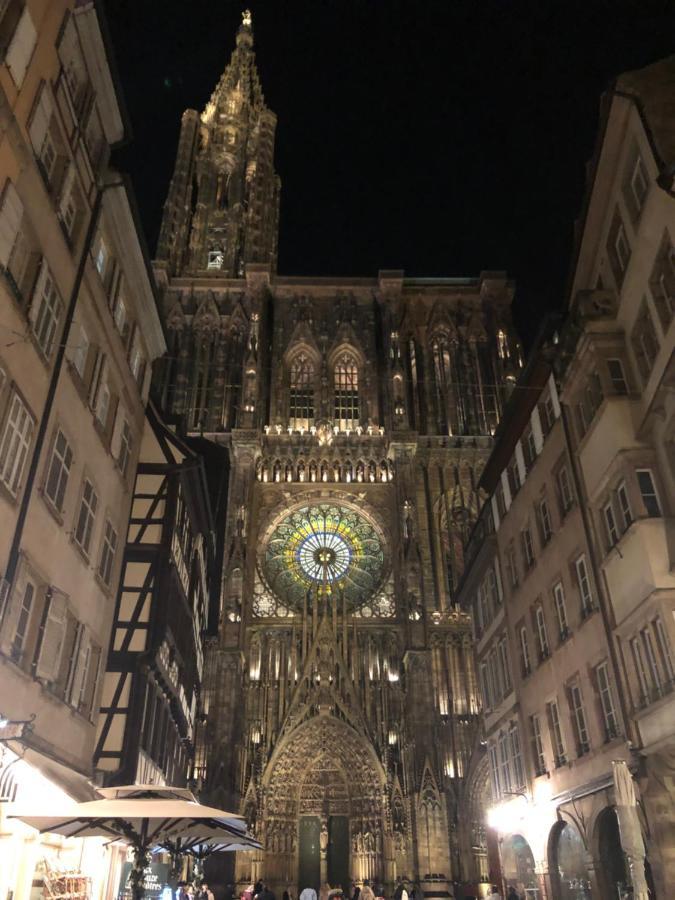 Carre Or Au Pied De La Cathedrale Estrasburgo Exterior foto